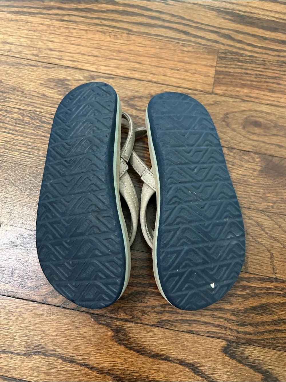 Reef Size 11 Kid Flip Flops with Blue Shark Print